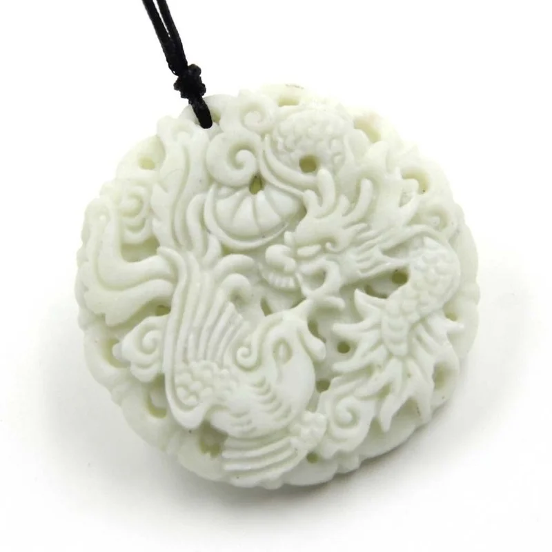 ナチュラルホワイトヒスイドラゴンフェニックスペンダントネック - Necklaces のレビューと価格