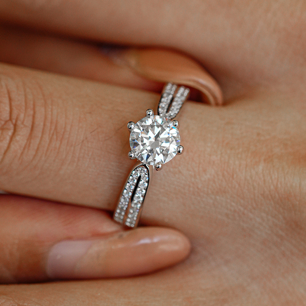 0.5/1/2/3カラット クラシック6爪モアッサナイト婚約 - Moissanite Engagement Ring 1 Carat のレビューと価格