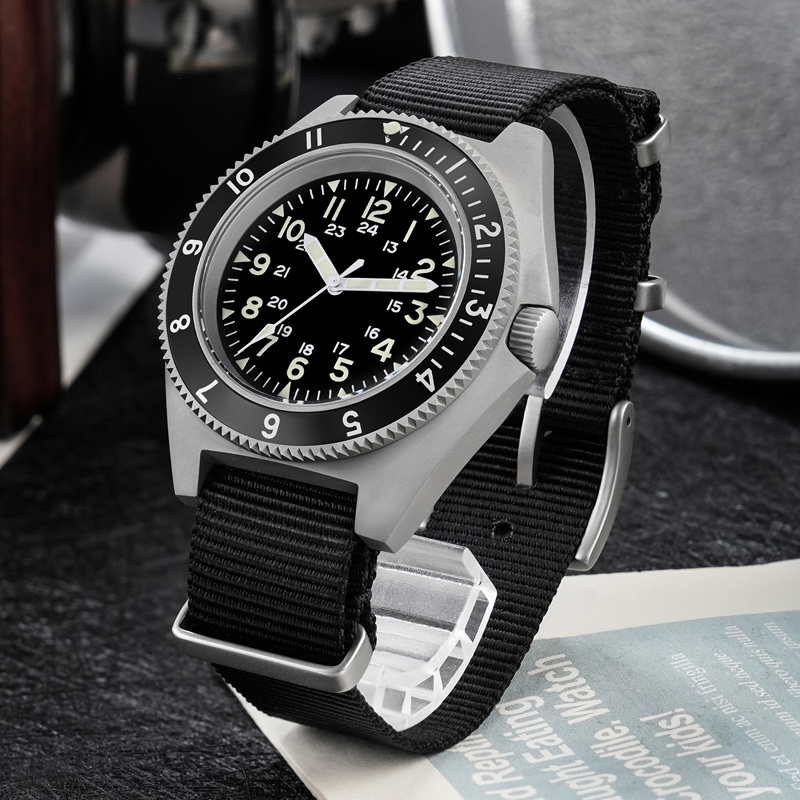 Watchdives WD1972 クォーツ時計サファイア夜 - Watch Accessories のレビューと価格